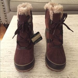 NWT Sorel Tivoli II boots- size 8 - Tobacco